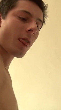 Video eksklusif tanpa kondom: Lelaki panas dengan zakar keras dikongkek dubur di pejabat