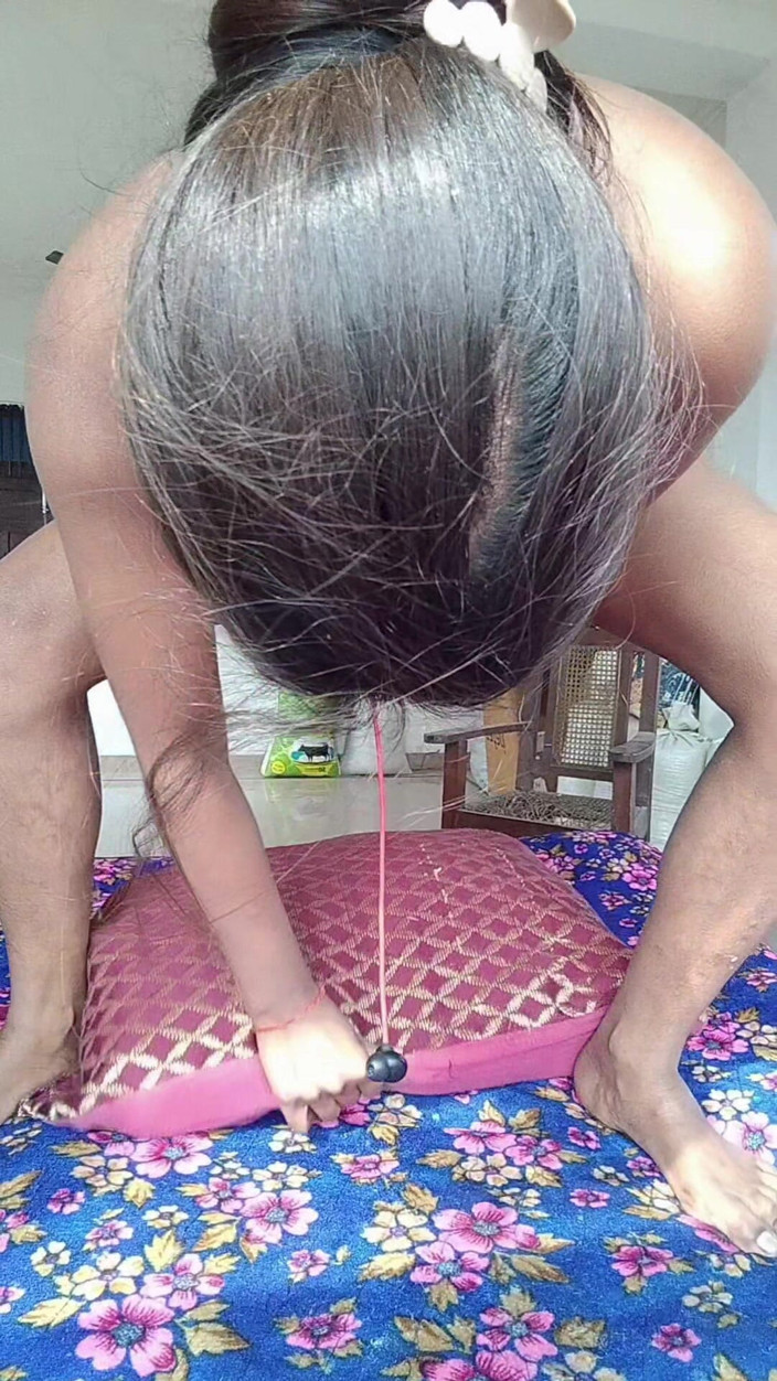 Anuttar: 一番ホットな女の子が激しく突き、大きなディルドを膣に挿入し、嬉しそうに喘ぐ