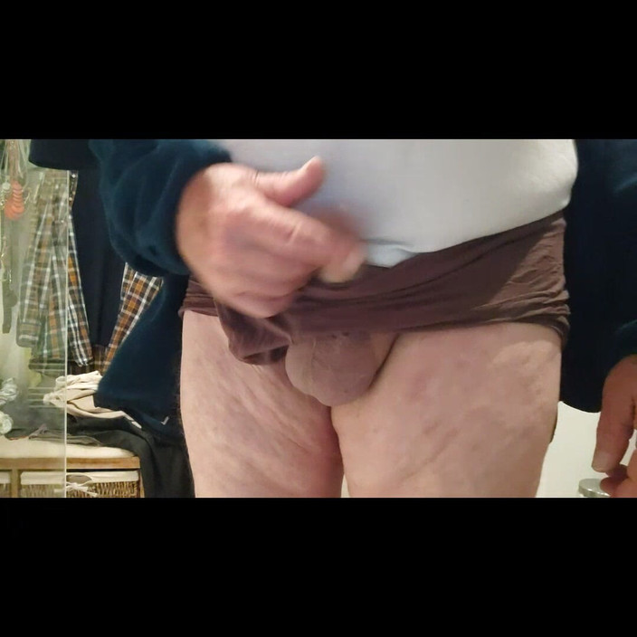 Karlchengeil: Můj Penis Ze Šití Chcaní A Hraje