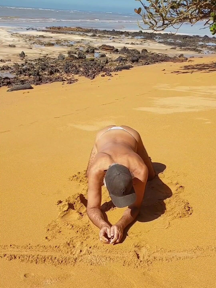 Ladysilvas: Ladysilva travestito mostra il suo culo caldo in mutandine sulla...