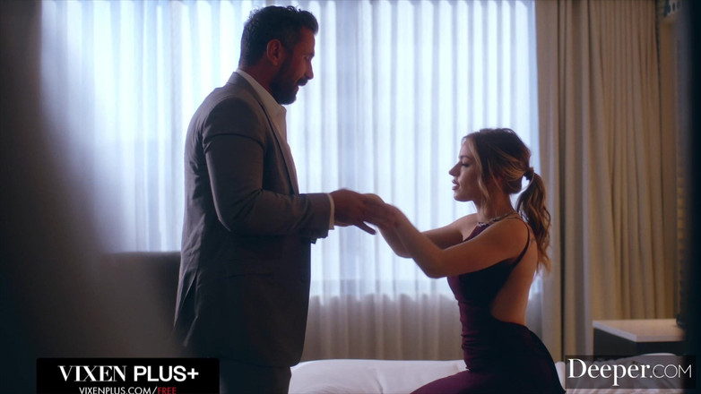 Deeper: Profundo. Dama de honra Anna Claire distrai o noivo jilted