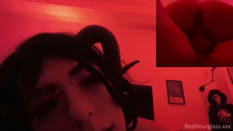 Red Hourglass Amateurs: Ruhumun seksi succubus tenshii tushii tarafından alınmasına izin veriyorum