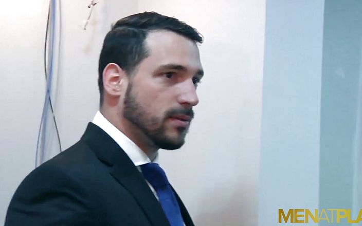 Menat Play: MENATPLAY - Hunk in suit Enzo Rimenez barebacks Denis Vega