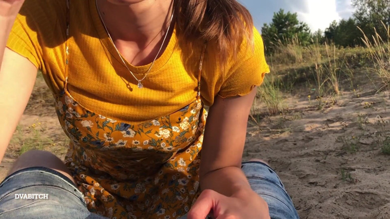 Dvabitch: Sucked dick at the outdoor beach