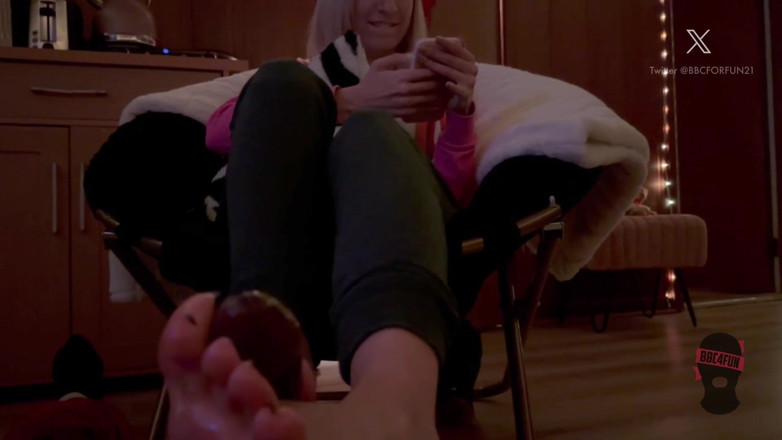 BBC4FUN: Post Orgasm Kylie Candy Toes Gives Bbc4funn a Countdown Footjob...