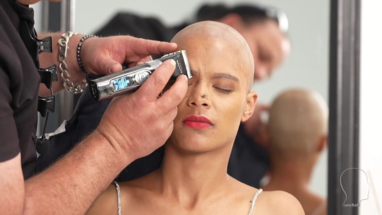 Euro Bald: 핫한 Tey