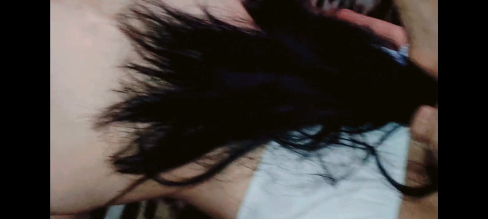 Hotlia: Manželka na večírku šukala s cizincem