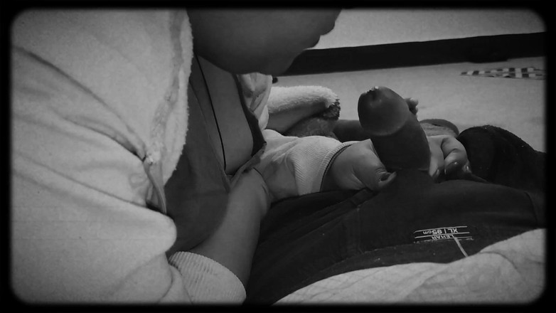 Niharika Thakur: Blowjob kali pertama awek India dikongkek pepek yang sangat berair...