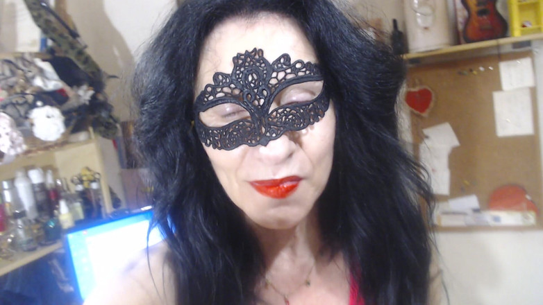 WEBREGINETTA2023: Od spodu červené sukně přes svlékání punčoch a masturbaci