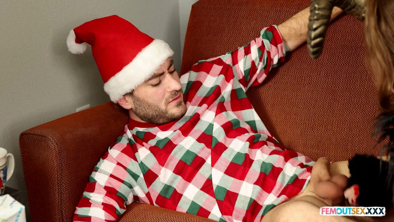 Femout.xxx: Femout XXX: Jill Pill's Festive Fuck