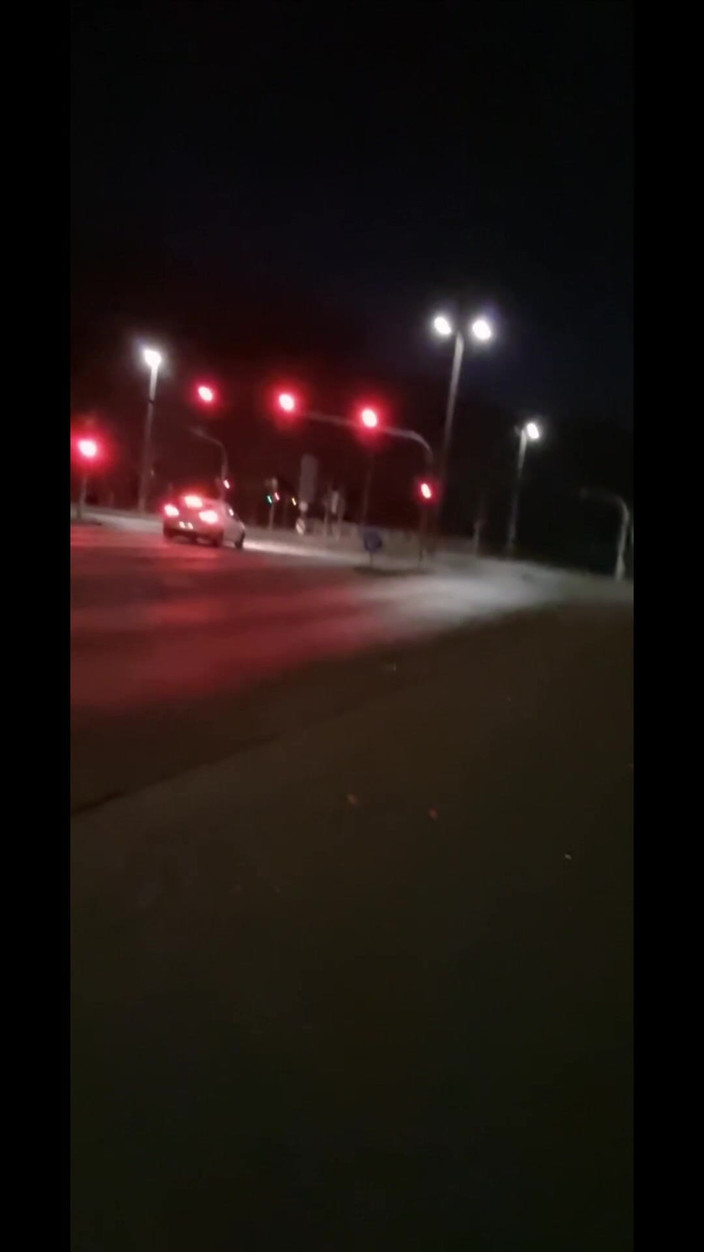 kinkygaynudist: Nackt spazieren (schwanz raus)