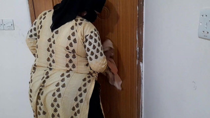 Aria Mia: Punjabi Hindu Bhabhi Is Fucked by a Guy While Cleaning...