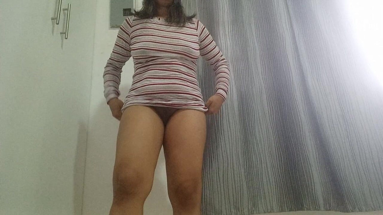 PATY PATY: 我变态的继母在她身上做性感的动作，并萌芽她丰富的湿润阴户。