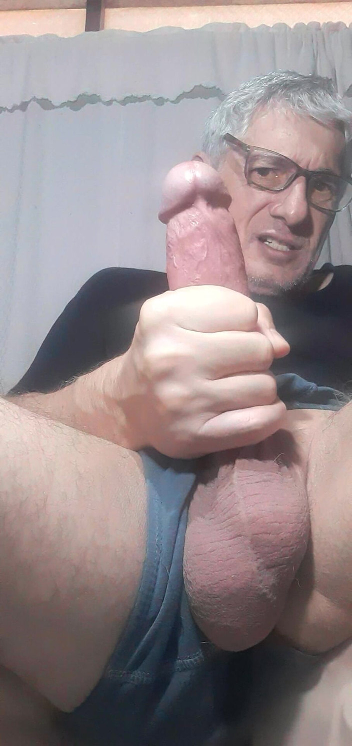 Big uncut hard cock: Aku nunjukin kontol monsterku yang belum disunat lubangnya yang panjang 8...