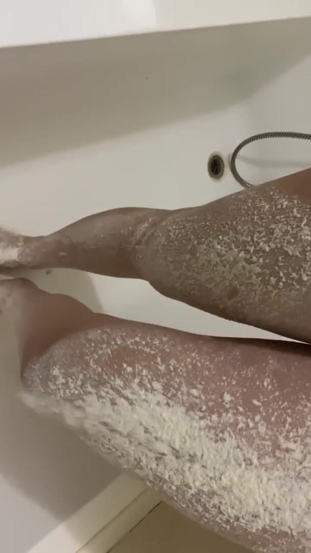 Supernasty: i like when you masage my legs