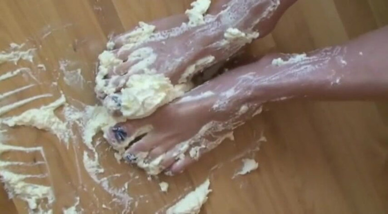 Foot Girls: Blonde slut enjoy in foot and food fetish