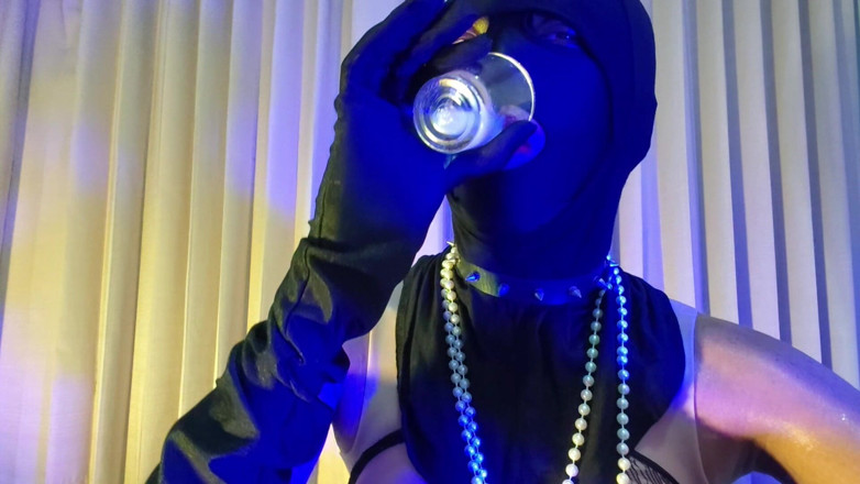 Mango49x: Muslim Hooker Learning to Fuck a Cock