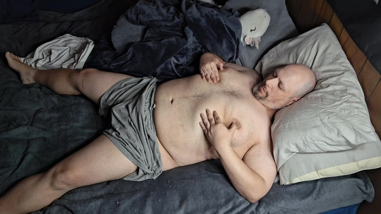 Printsofallsayings: Chubby Guy Lays in Bed and Cums
