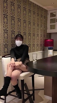 눈부신 모습이 조용한 겨울 낮이 서서히 사적인 밤으로 변하면서 전 세계의 시선을 사로잡습니다