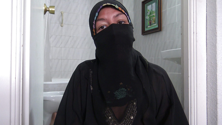 Souzan Halabi: Zralá muslimská MILFka ponižuje tureckého obchodníka v Londýně