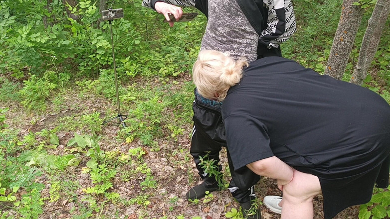 Zona901: Un ami me suce la bite dans un parc et...