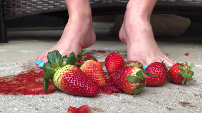 Goddess Lena: Strawberry crushing