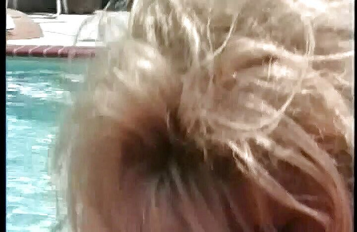 Hot Girlz: 旦那の友達を誘って泳いでしまったけど、ヤリまくっちゃう