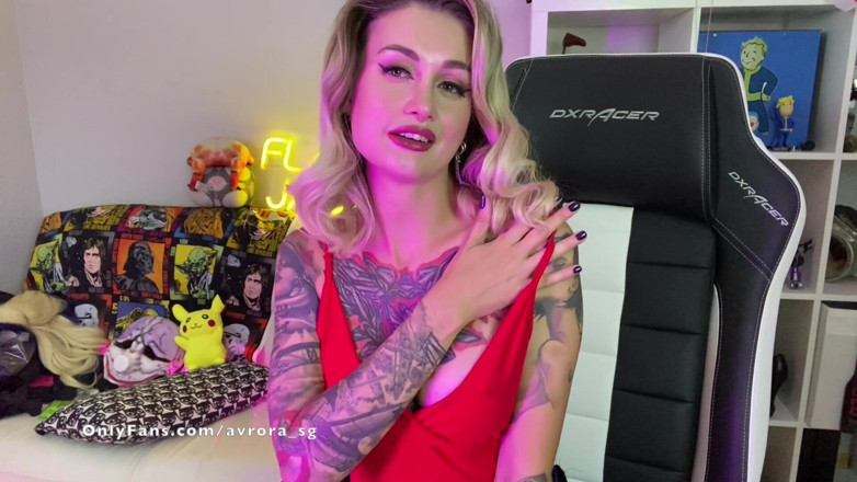 Flame Jade: Blonde slut Flame Jade gives you jerk off instructions