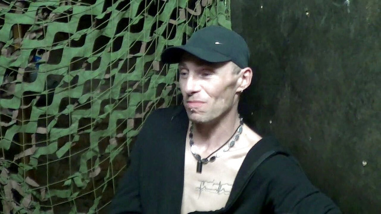 Gaybareback: Pria yang digunakan oleh militer lurus dalam bijaksana jelajah