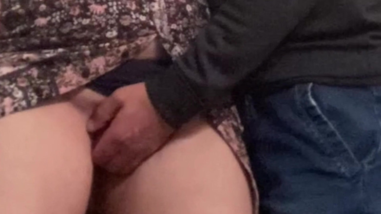 PriyaNaavya: Ой!!! Незнакомец-чувак трет мою киску в поезде