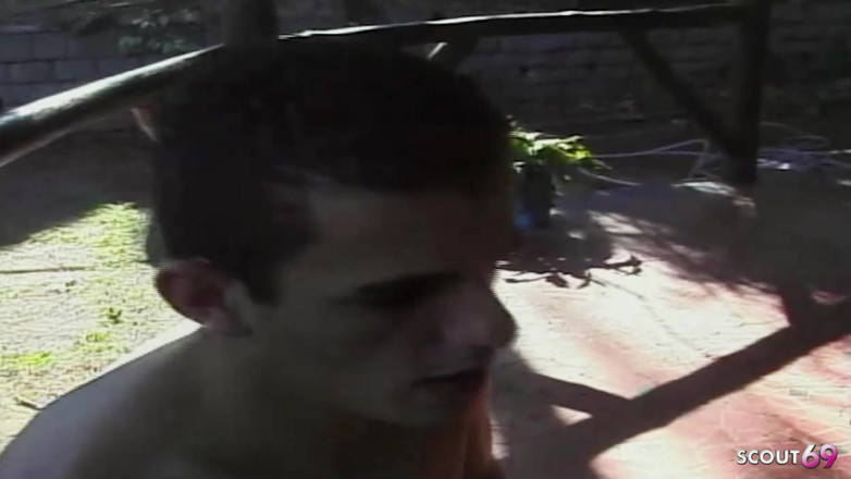 Shemale TS Collection: Transsexuală sexy futută anal în aer liber într-un sex în trei cu scule...