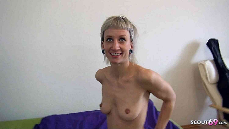 Full porn collection: Грубый трах для немецкой анорексичной девушки-панкушки Luna в берлинском хостеле