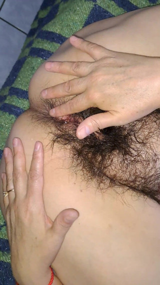 Mommy big hairy pussy: Sborra niente figa pelosa