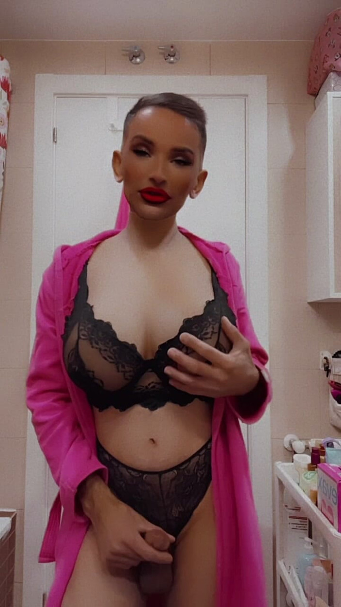 Sissy Slut Brianna: Du ser denna spets och föreställ dig redan att dra...
