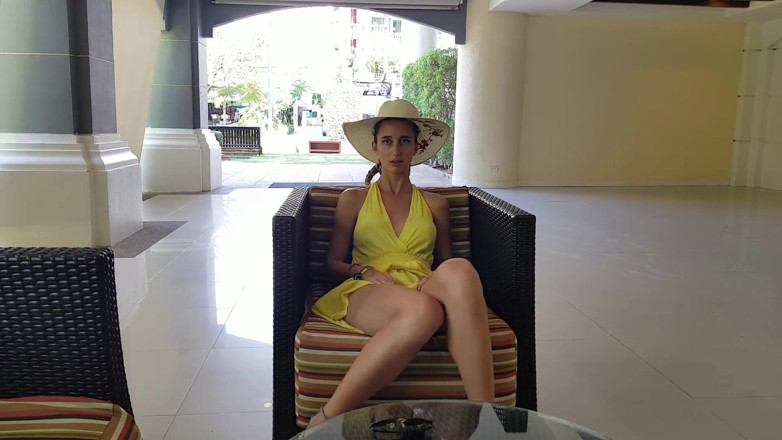 SweetButtocks: Walking Naked Around the Hotel