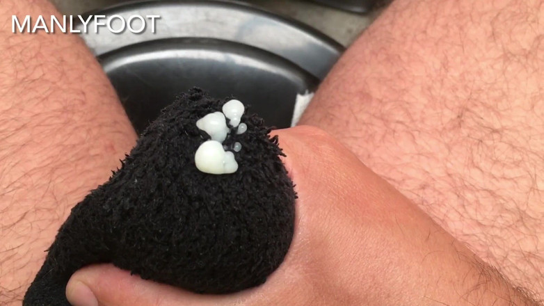 Manlyfoot: 내 양말에 공중 화장실 사정 - Manlyfoot - 트럭 운전사 휴게소