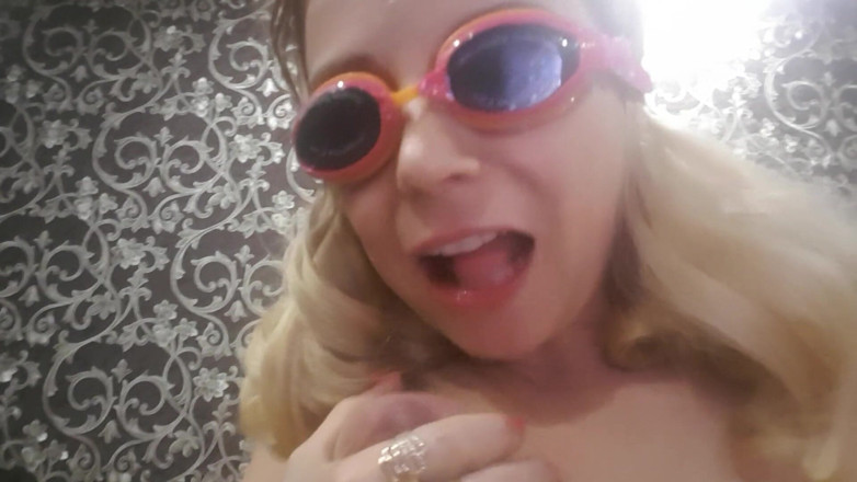 LarisaCum: I pee, wearing glasses and a tube, I have heavy...