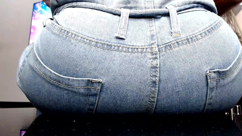 Maeling: Ragazza troia rovinata in jeans culo-fyxiation con culo gigante ignare