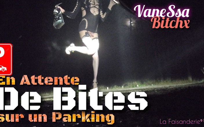VaneSsa BiTCHx: Oczekiwanie na piękne kutasy, tyłek w powietrzu na parkingu w...