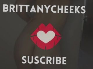 Brittany Cheeks: Britanny Has a Squirt in the Patio of Her House