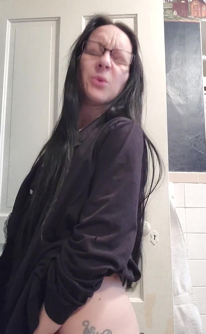 Raven Willow: 10 Smelly Yummy Farts Waiting to Be Sniffed up 2