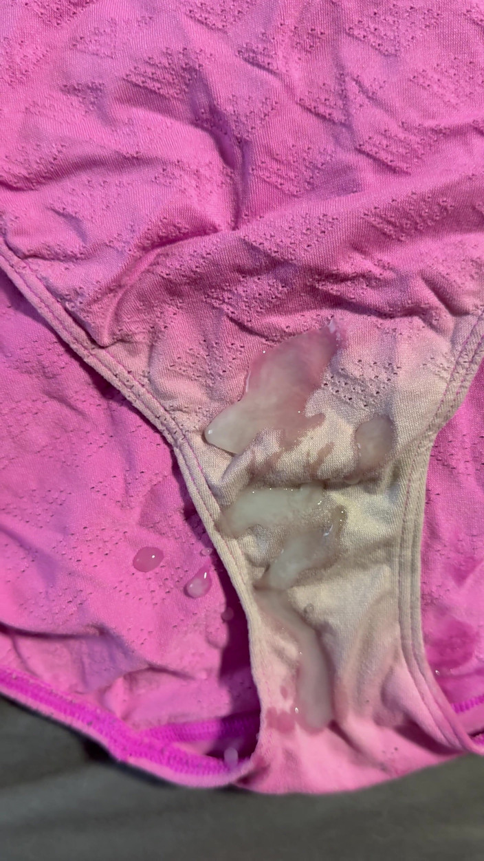 CumDaily: 妻のパンティに精液7