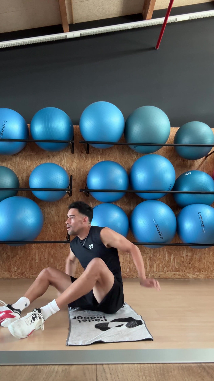 Paul Williams: ジムで完全に裸になる