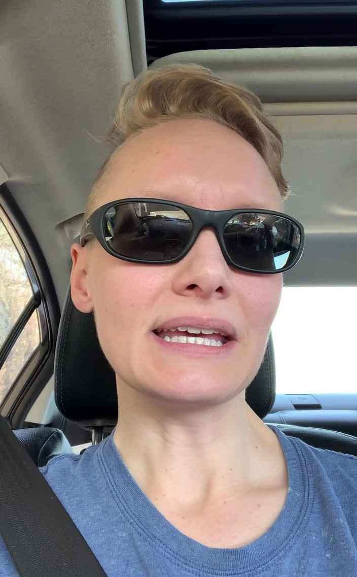 LeahWilde: Säger bara hej.