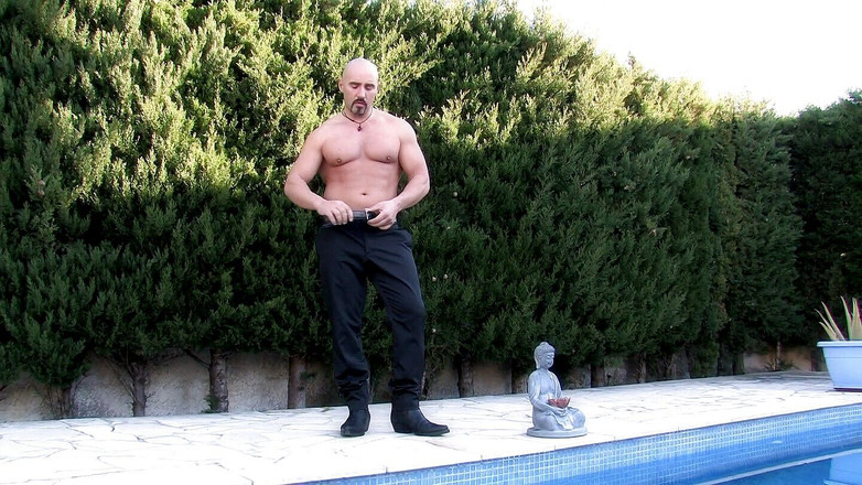 Dankoo Films: Bryan прямолинейный, действительно крутой мужик, тебе он нравится?