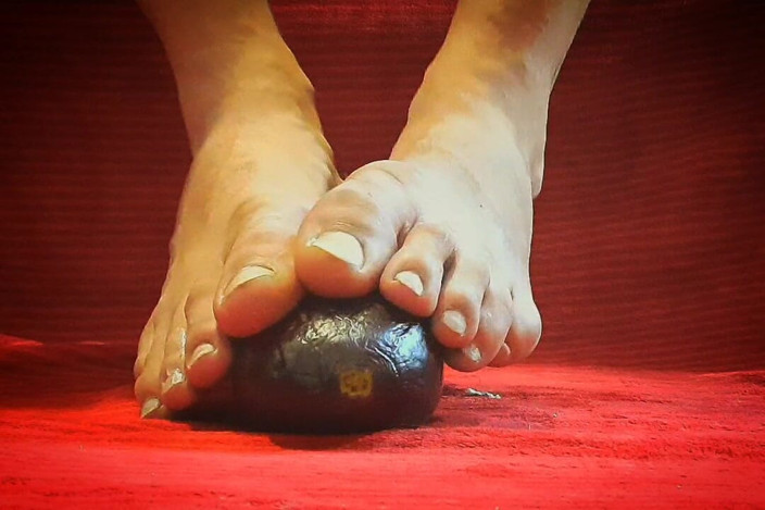 Feets Macho Latino: Brincando com meus pés e um dildo