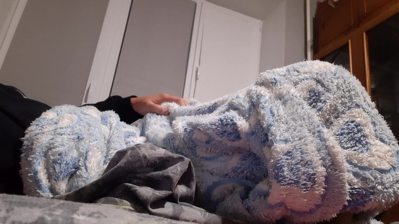 Lesbian-candys: 在寒冷的公寓里，我们设置了一个性爱室来热身 - lesbian-candys