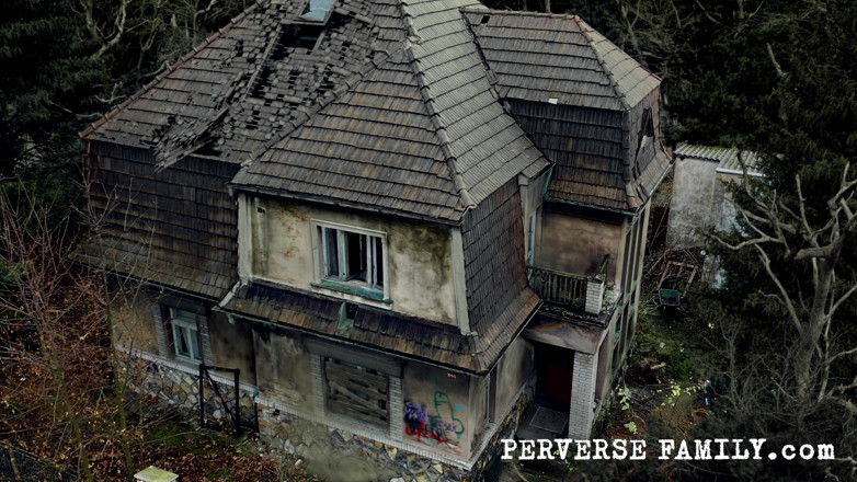 Perverse Family: Perverse Family 37.1 (season 3): Fuck Camp