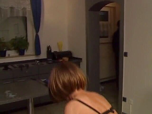 Mega extrem: 淫荡荡妇需要特殊待遇