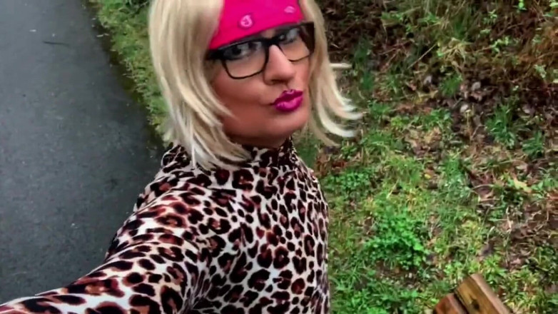CindieLove: Hot hiking trail sissy fucks her sissy pussy so good...